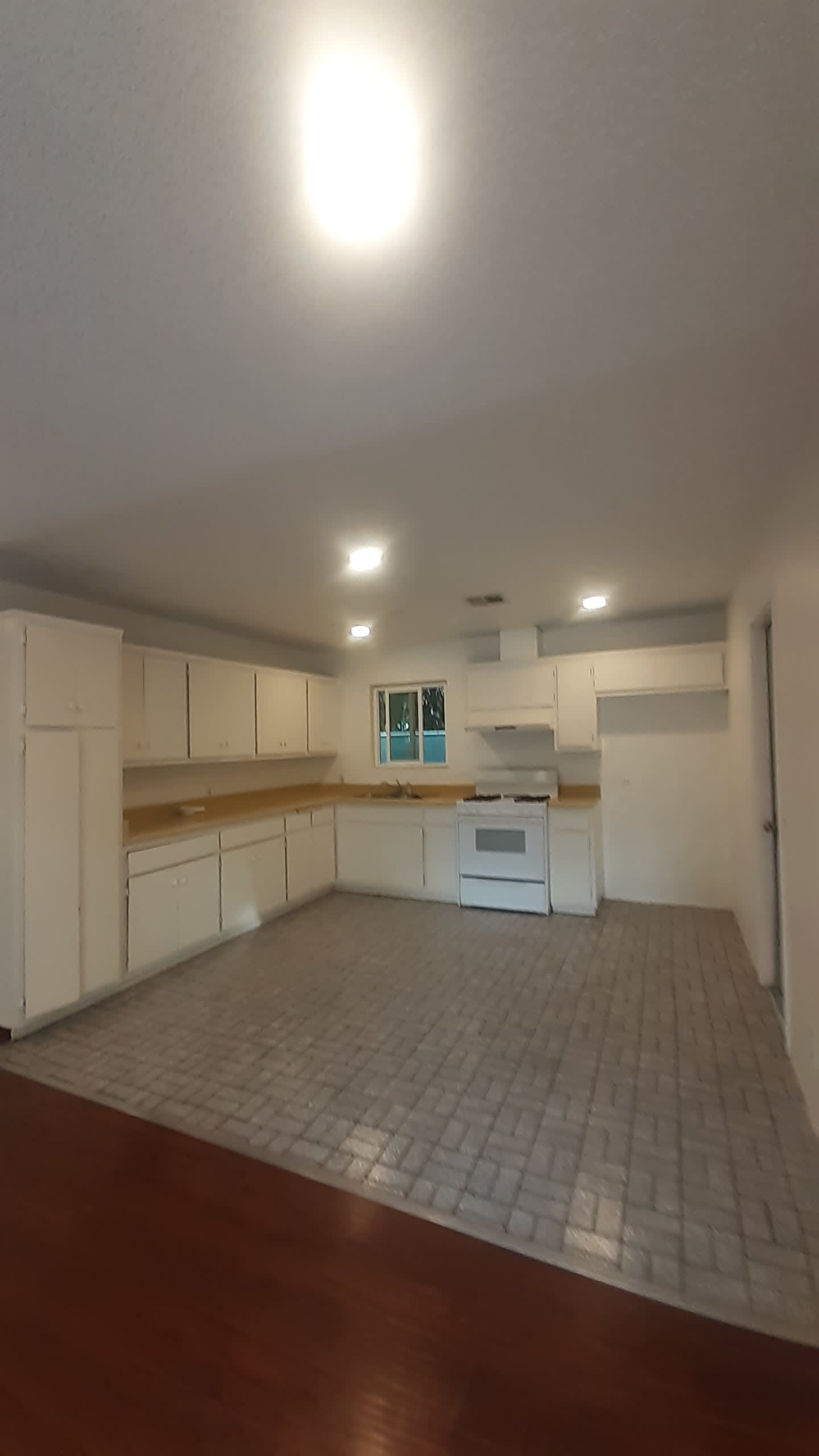 32241 Ave D – photo 4