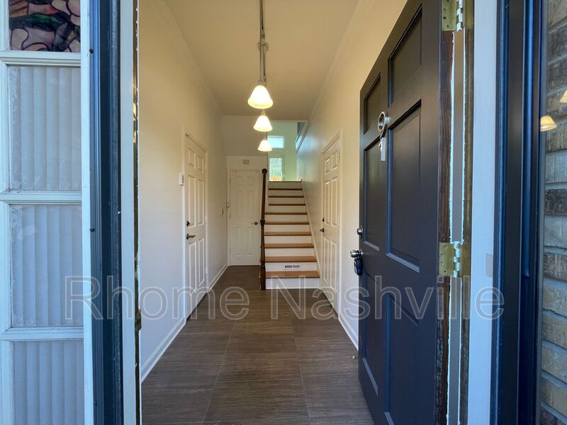 401 Bowling Ave – photo 3