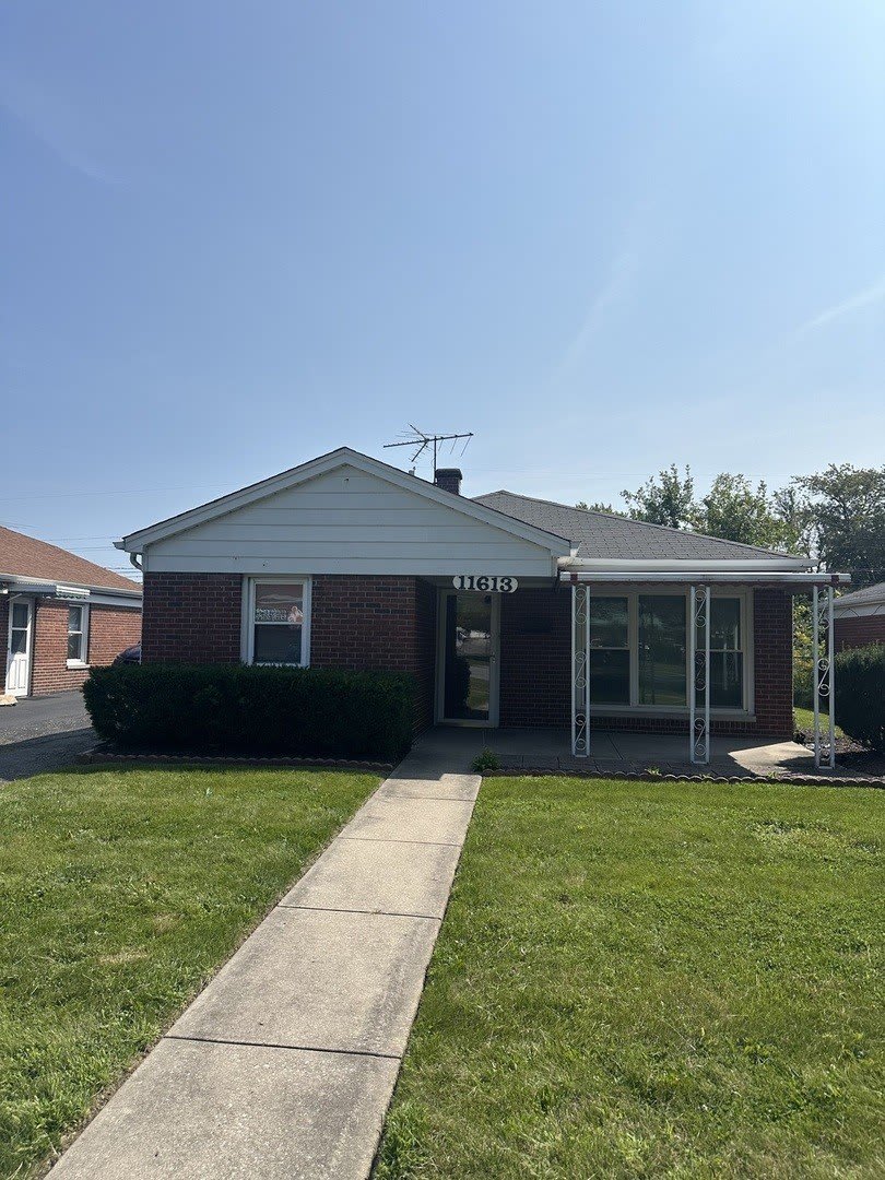 11613 S Kedzie Avenue – photo 1