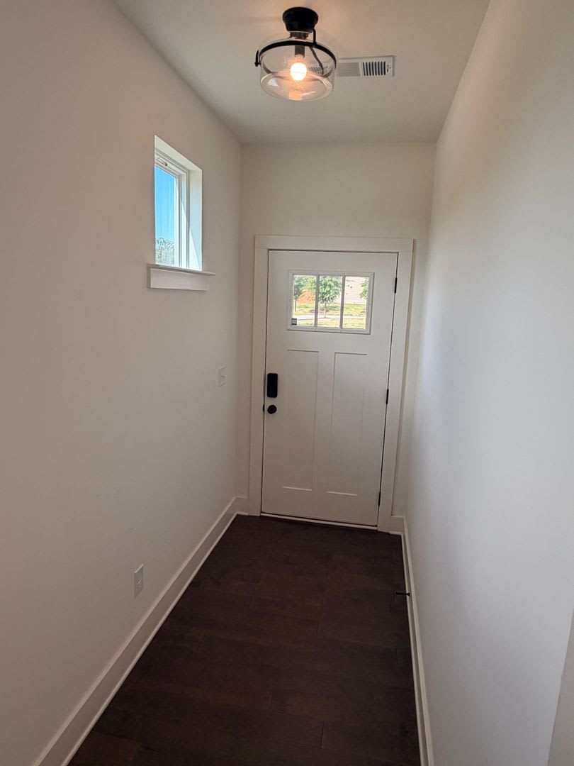 Elegant Lithonia 3 Bedroom 2.5 bath with Fenced backyard! – photo 2