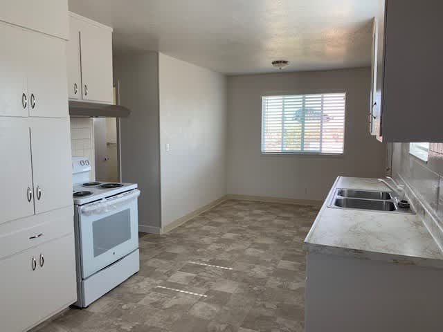Two Bedroom Country Cottage Available In Tracy – photo 3