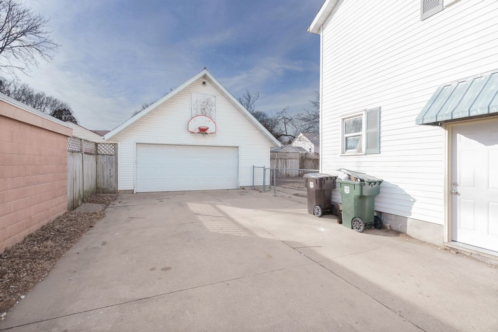 2303 Main St – photo 2