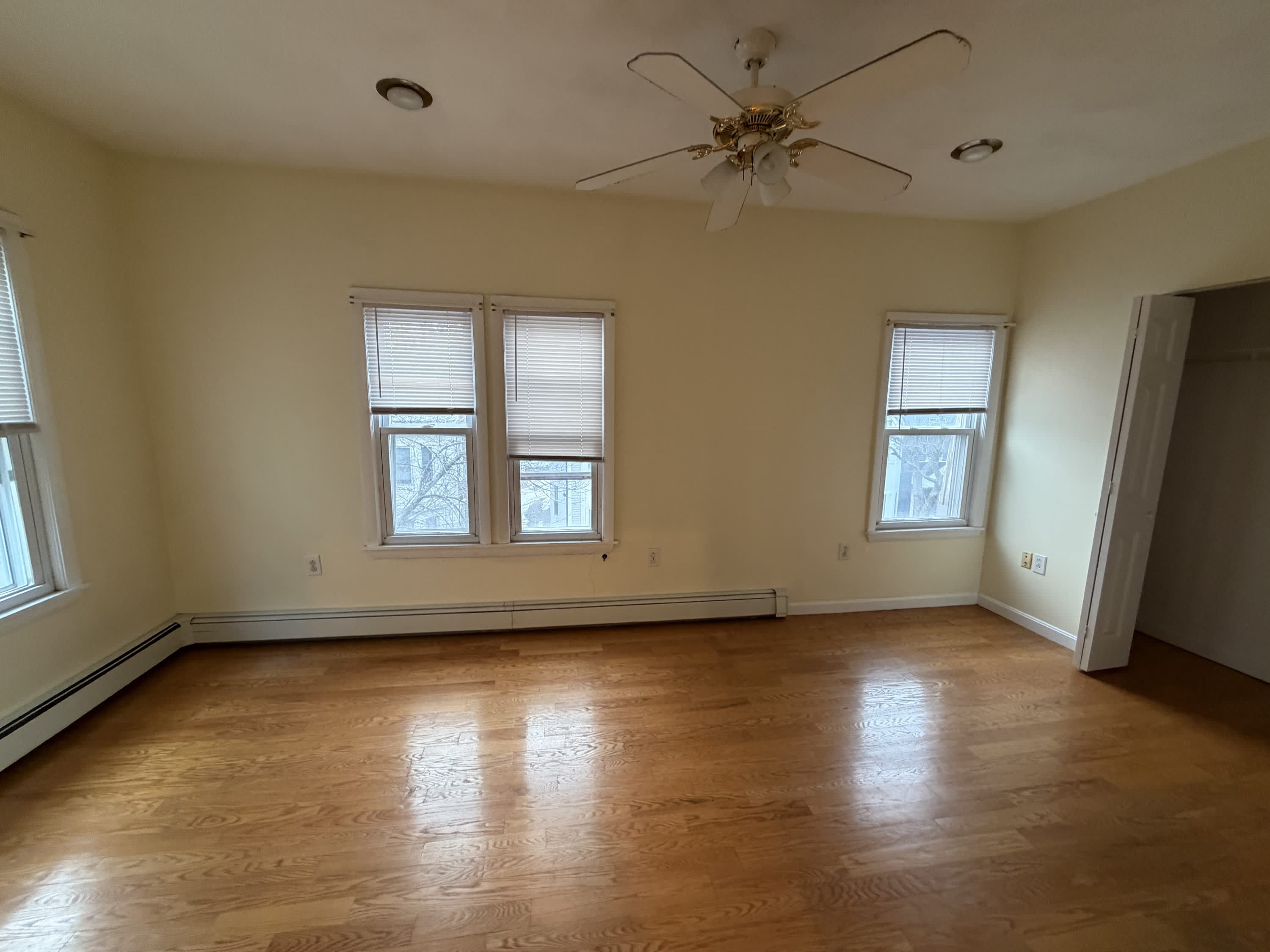 215 Lexington Street – photo 3