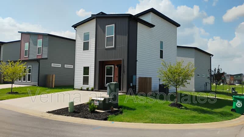 1100 Indiana Ave – photo 1