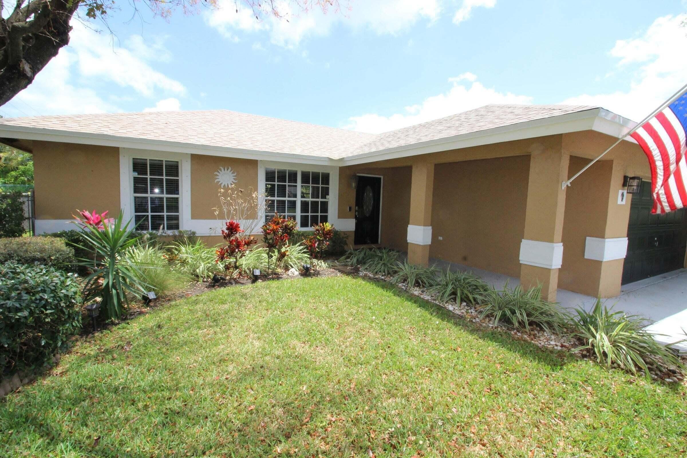 147 NW 10th Avenue – photo 1