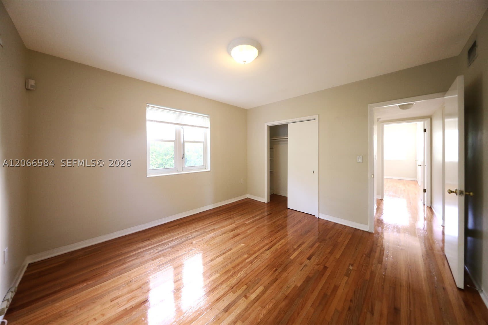 47 Sidonia Ave – photo 3