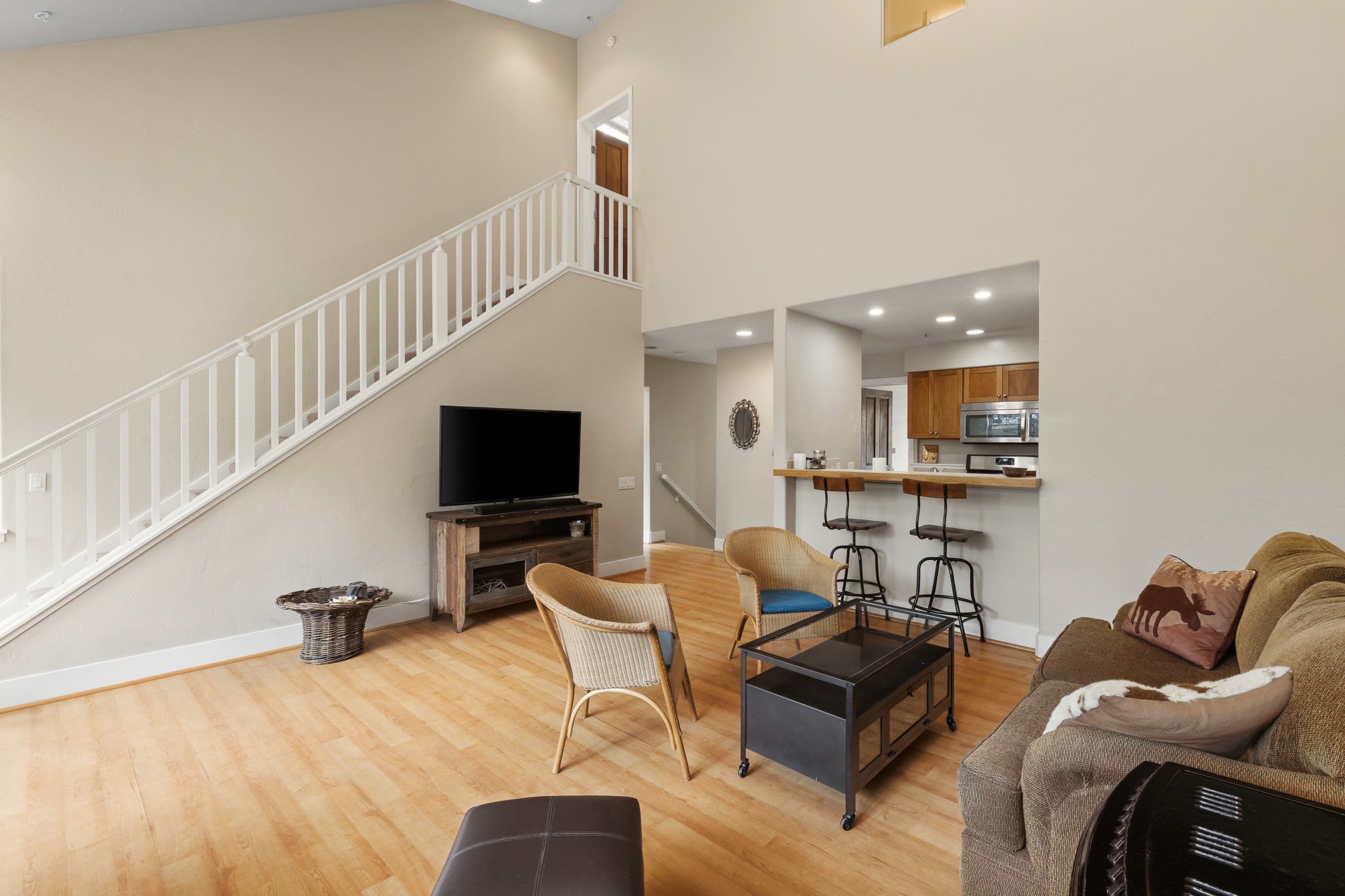 562 Evans Court – photo 5