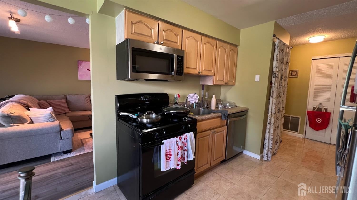 1210 Edison Glen Terrace – photo 2