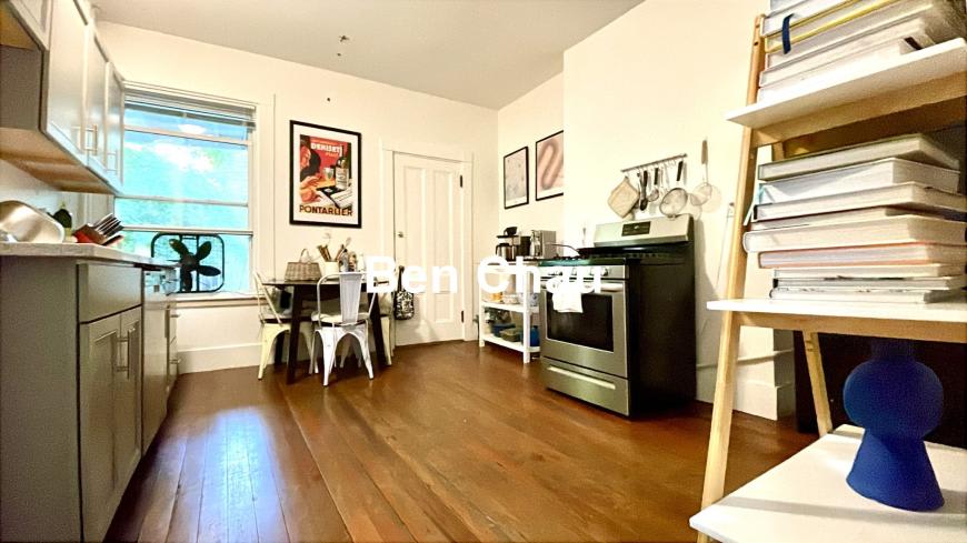 19 Trowbridge St. – photo 4