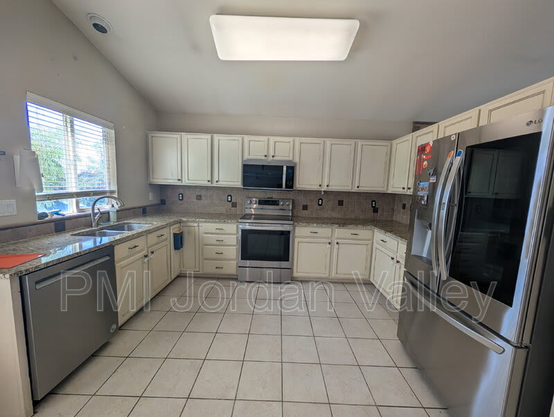 14392 Dreamfield Drive – photo 5