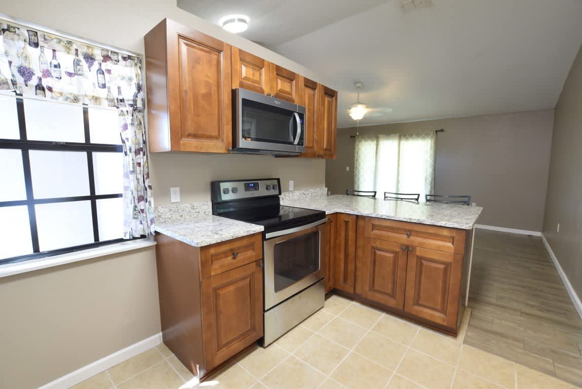 Beautiful 3 Bed 2 Bath Home for Rent in Deltona, FL! DELTONA LAKES!!! – photo 5