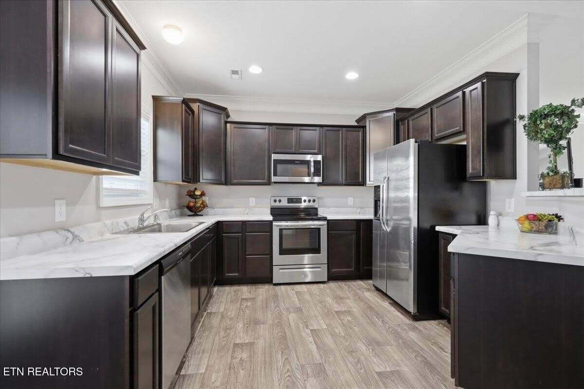 8002 Cambridge Reserve Drive – photo 5