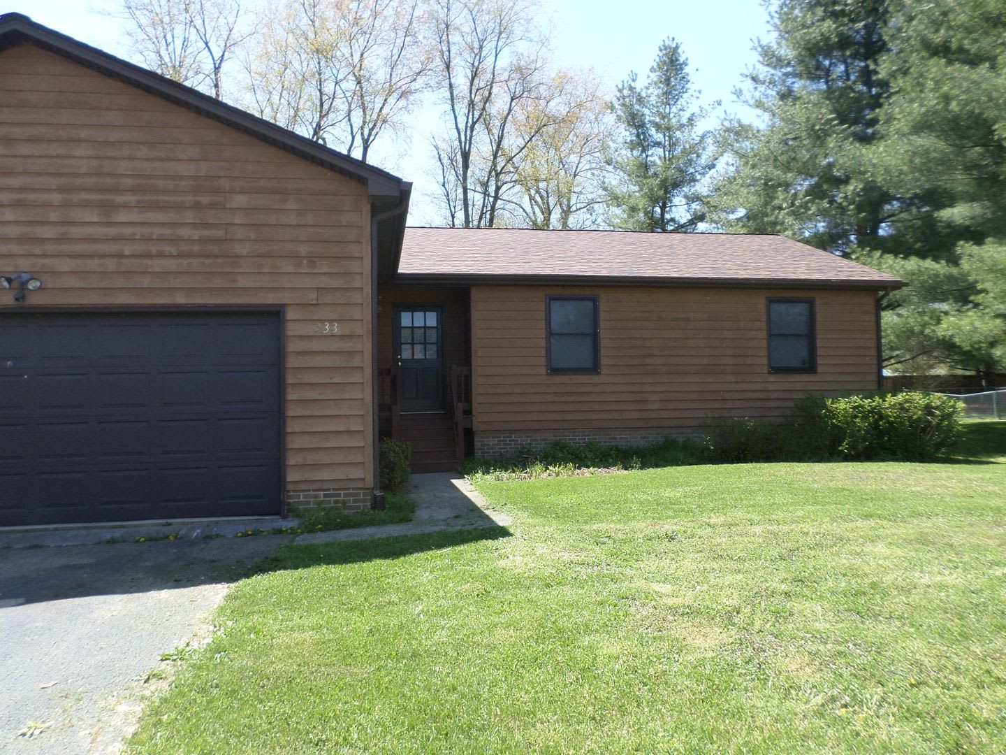 3 Bedroom 2 Bath House With 2 Car Garage – photo 2
