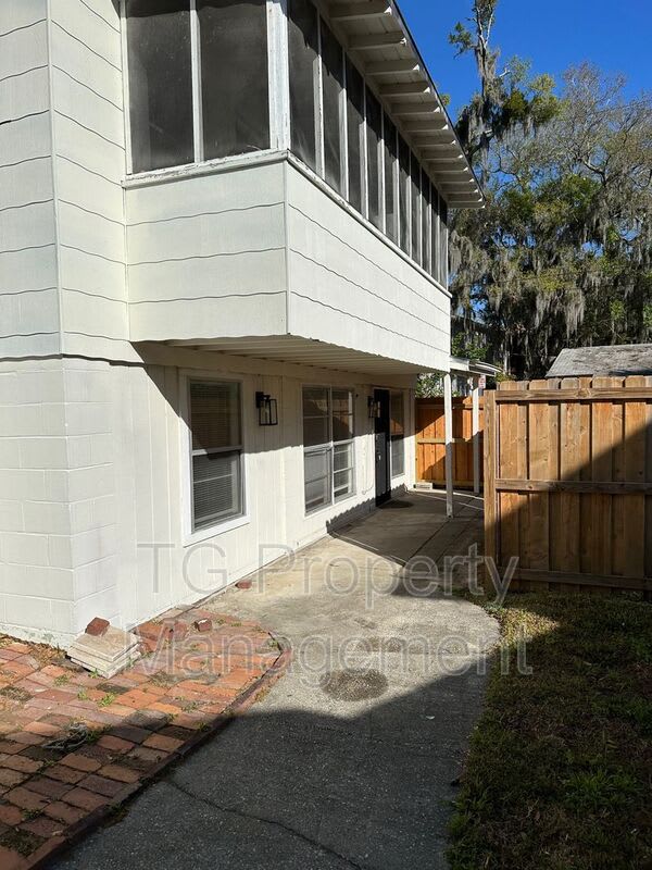 111 Cedar St – photo 3