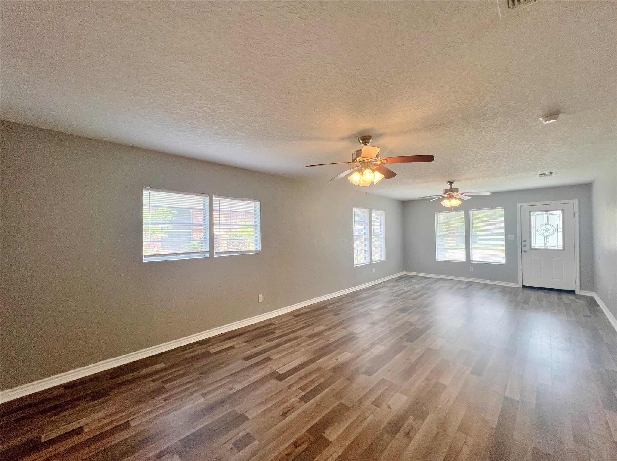 450 Everett Street – photo 5
