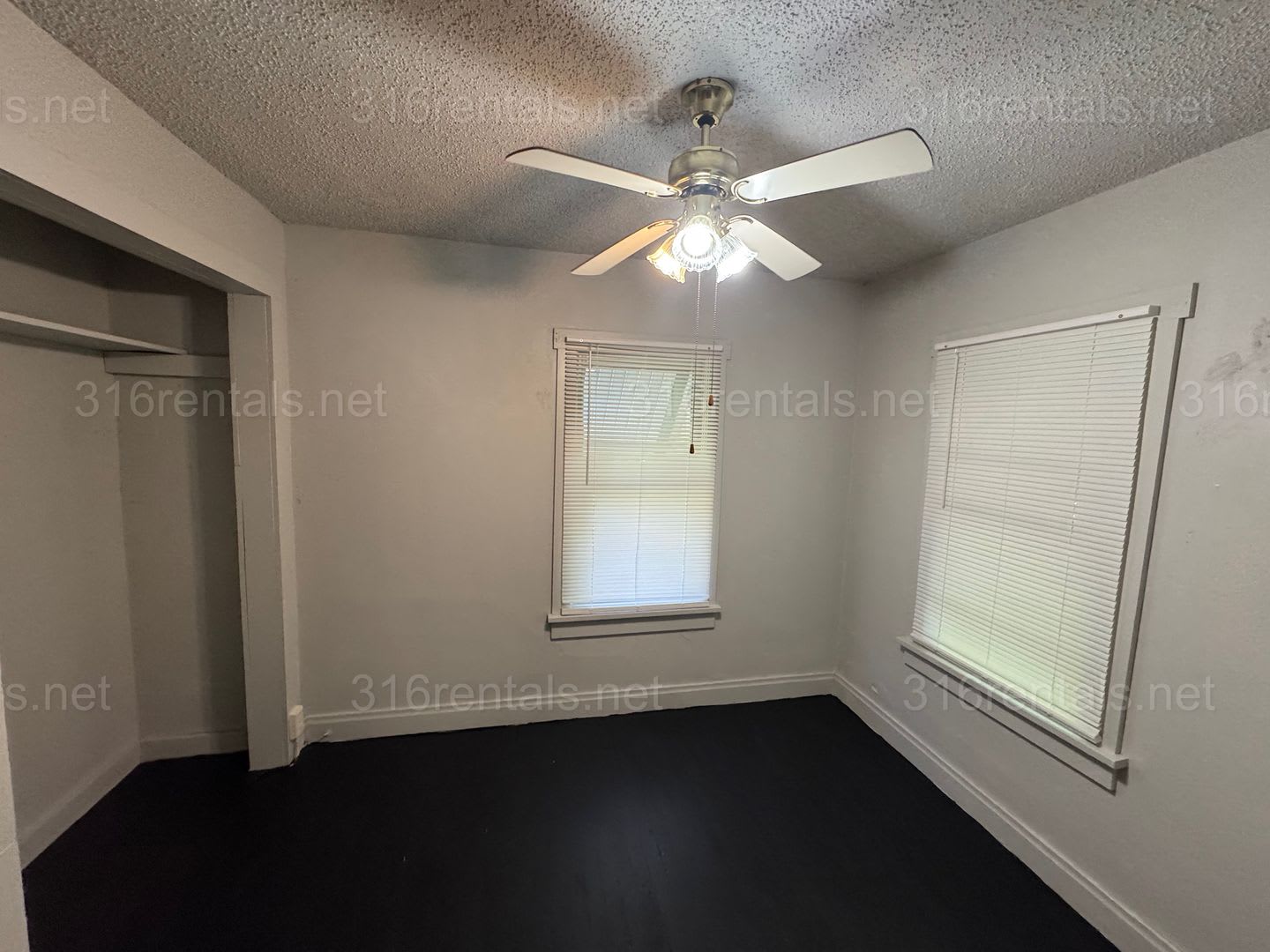 725 1 Bed 1 Bath Single Family Home – photo 5