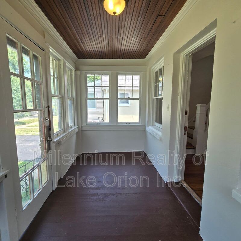 96 Oliver St – photo 4