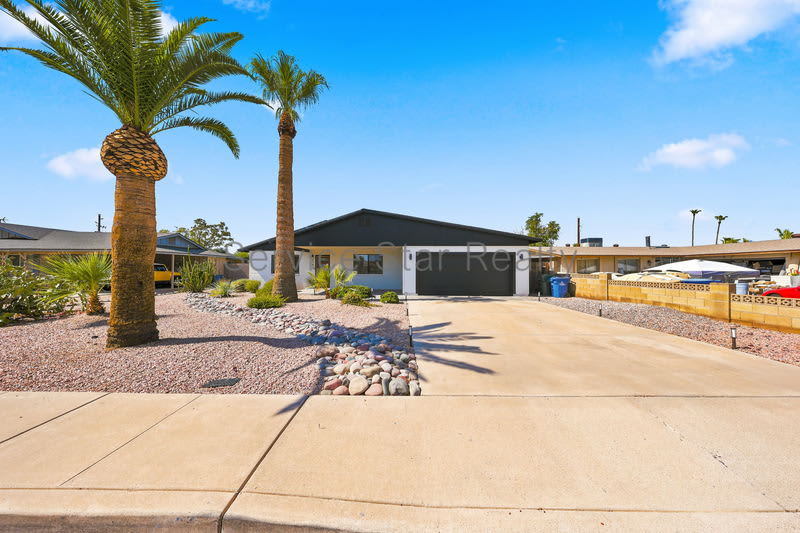 2162 E Concorda Dr – photo 1