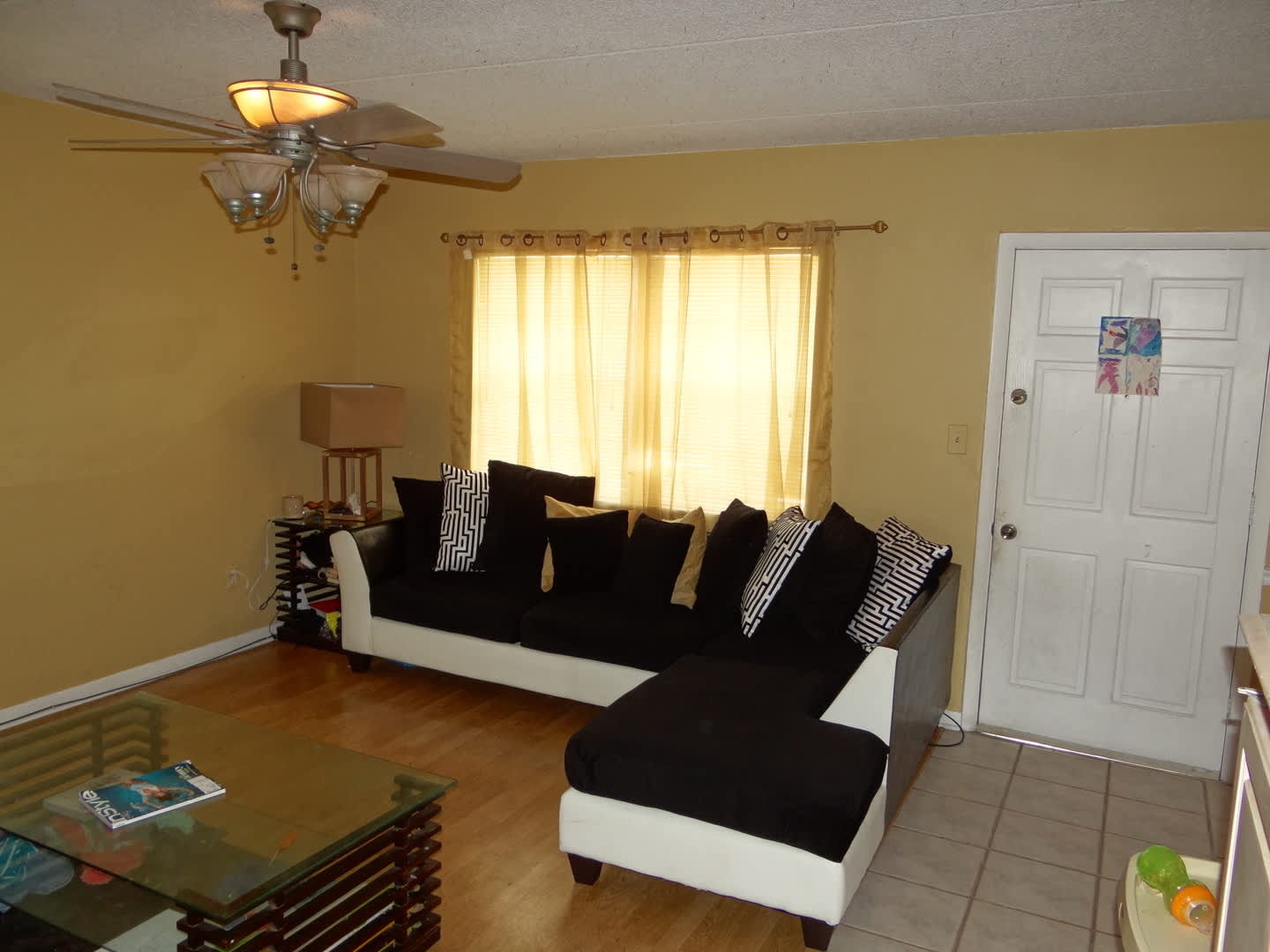 2/1 condo in central location – photo 4