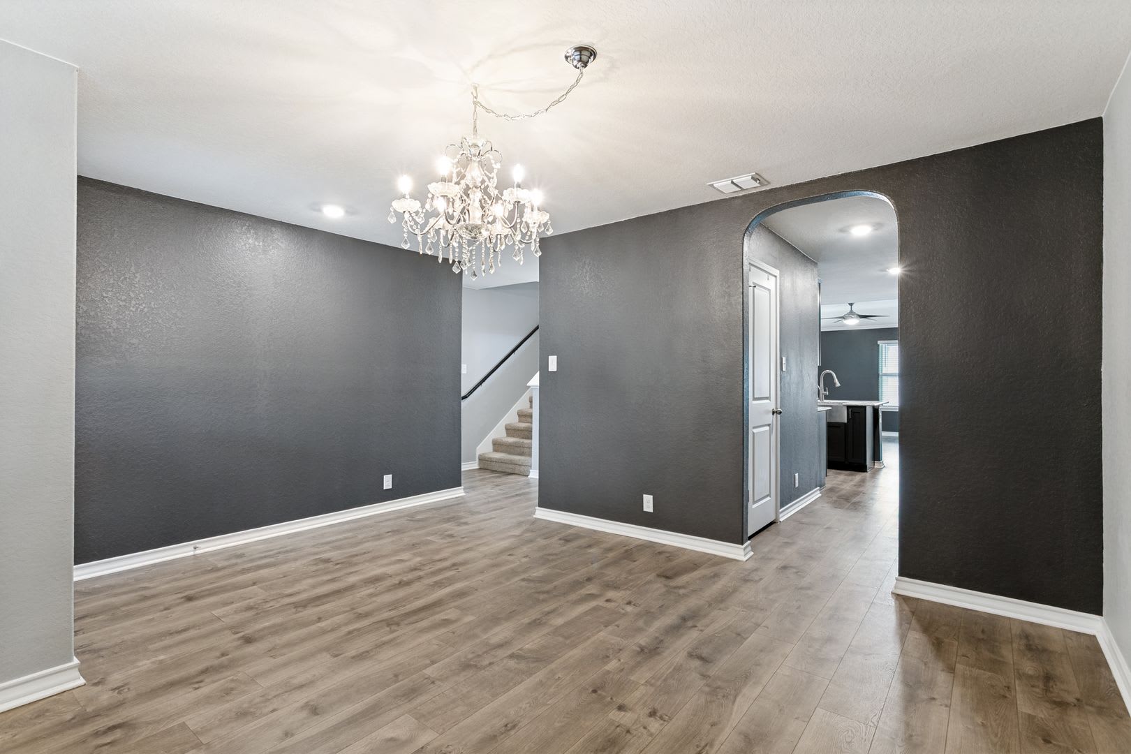 BEAUTIFUL 5-BEDROOM HOME IN VALLEY RANCH – photo 5