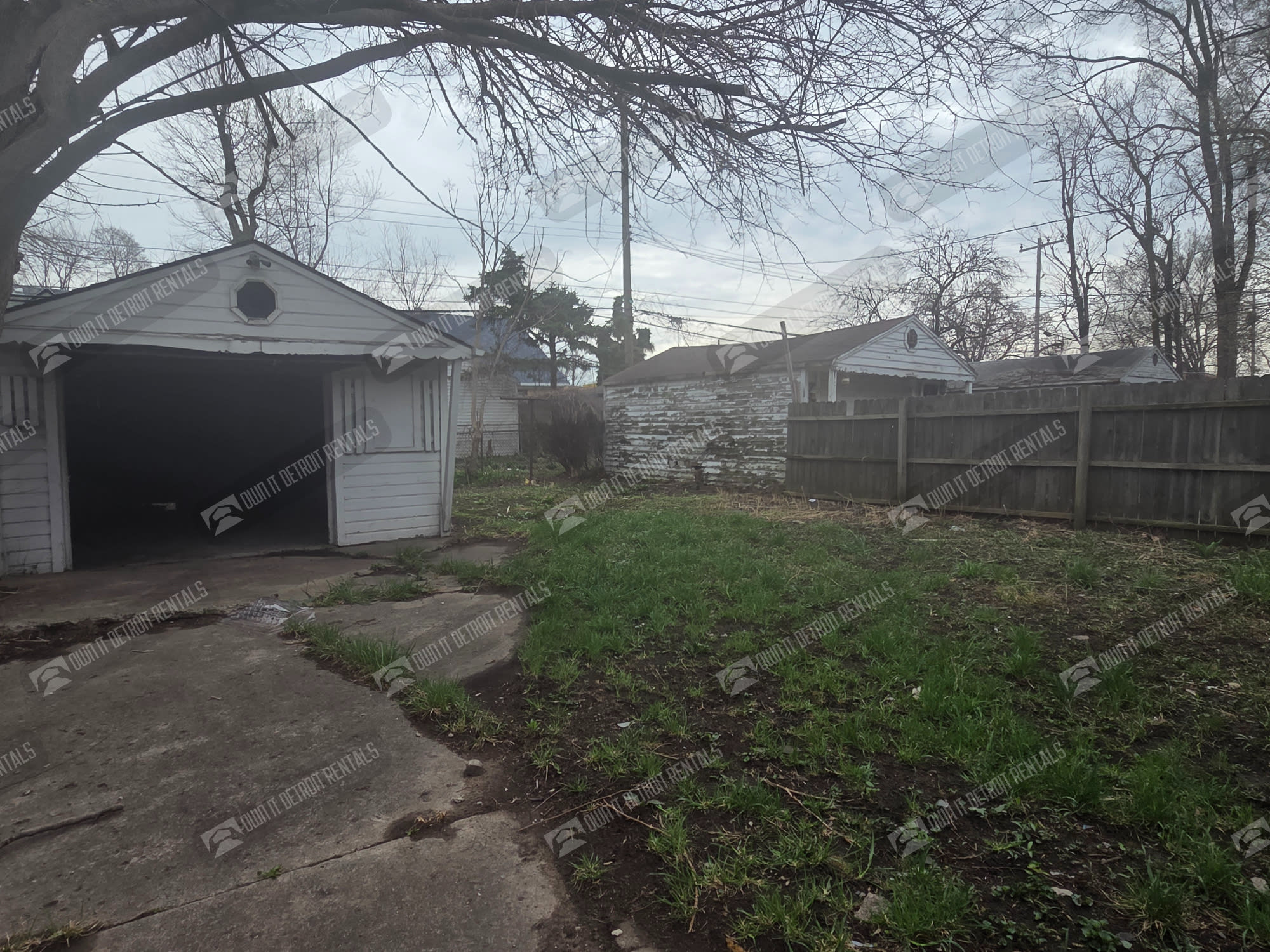 18624 Albion St – photo 3