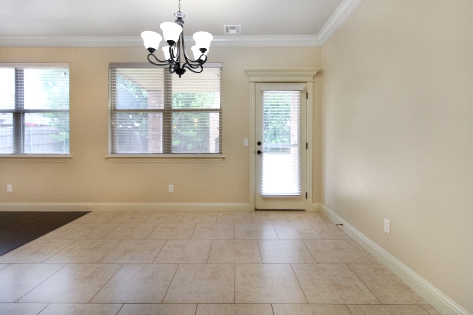 Wonderful 3 bed + bonus, 2.5 bath, & 3 car in Edmond – photo 5