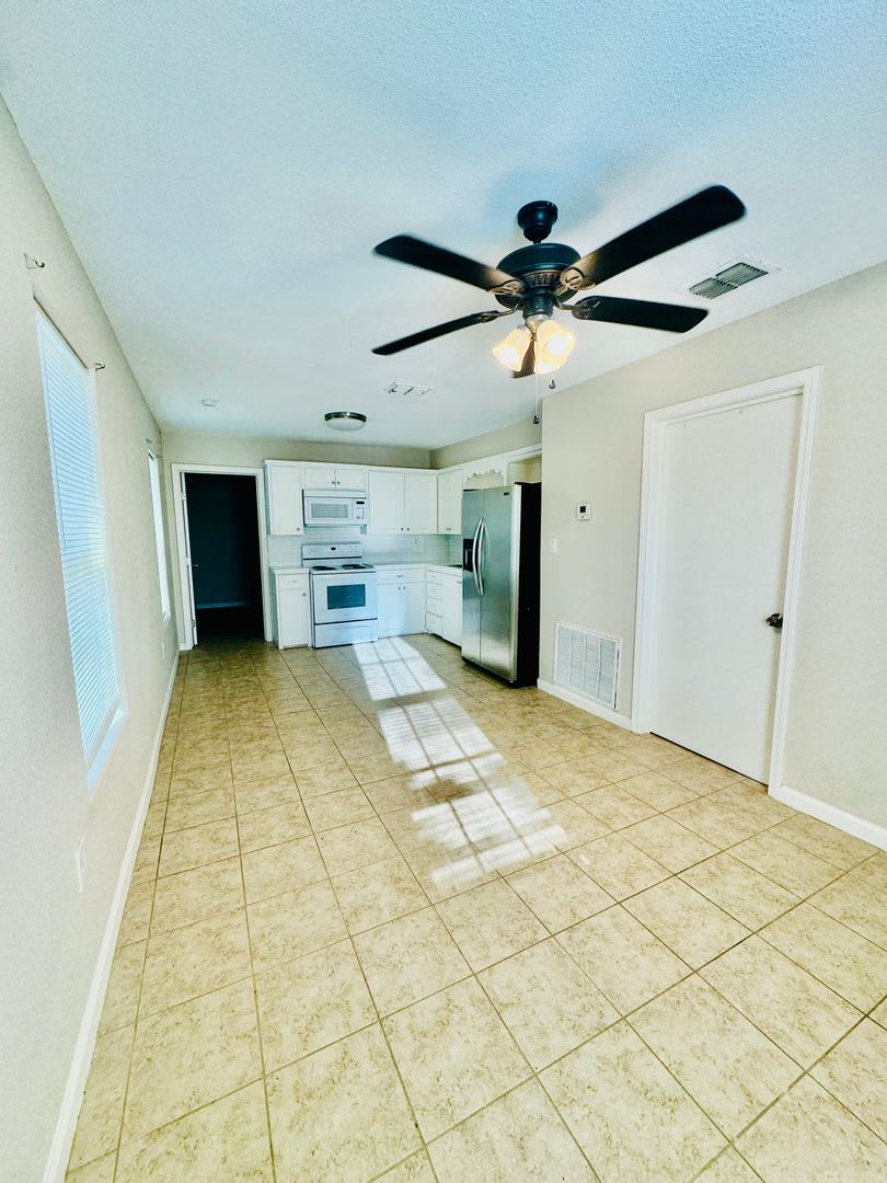 ALL BILL INCLUDED-2 Bedroom / 1 Bath Rental – Southside Neighborhood – photo 3