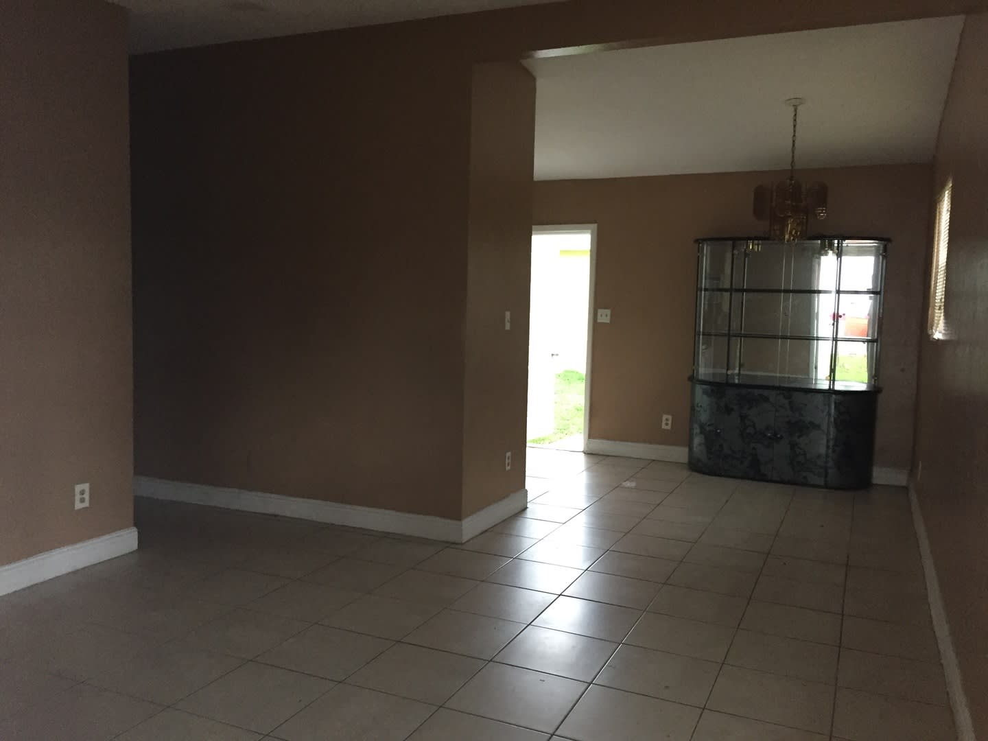 Nice 3-1 house next to SWAP SHOP – photo 2
