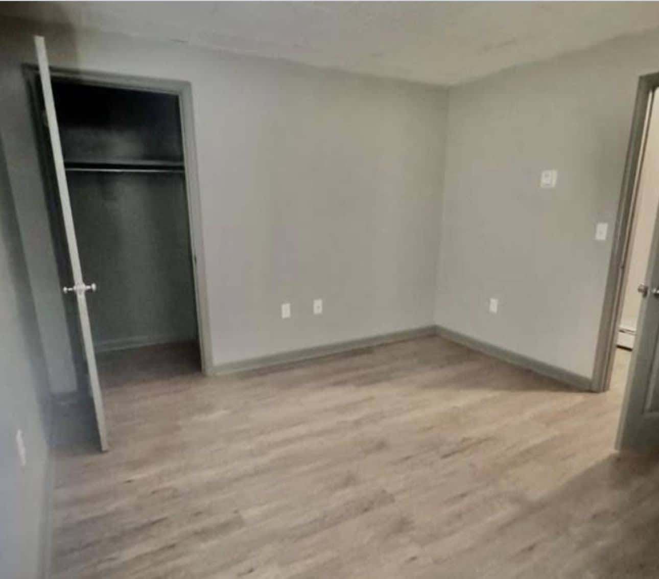 413 Stephenson St – photo 4