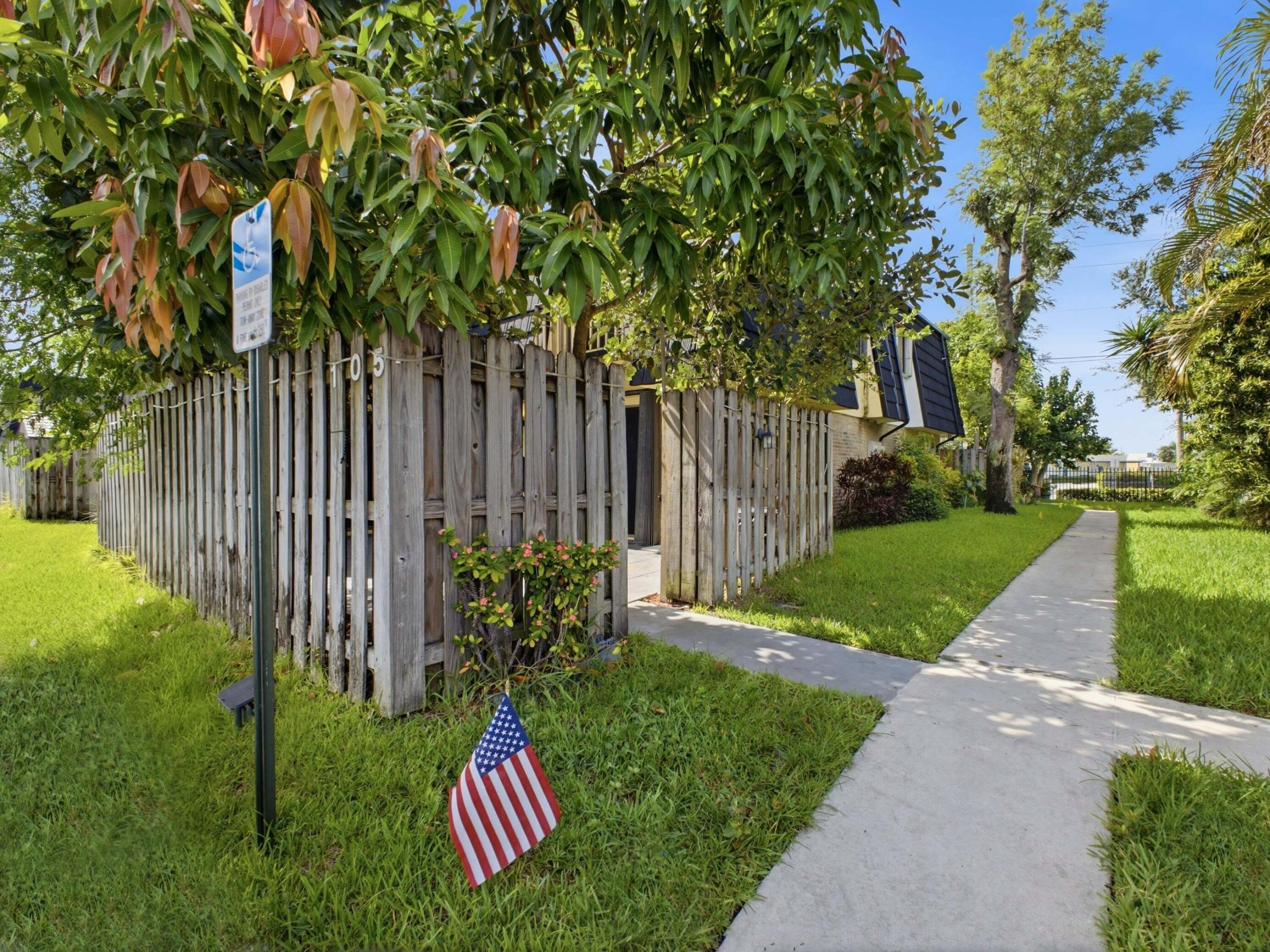 105 Woodland Road – photo 2
