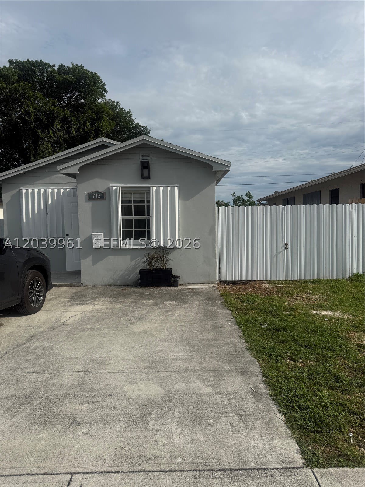 713 NW 4th St – photo 2