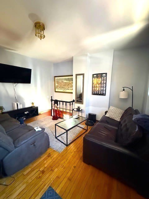281 E – photo 1