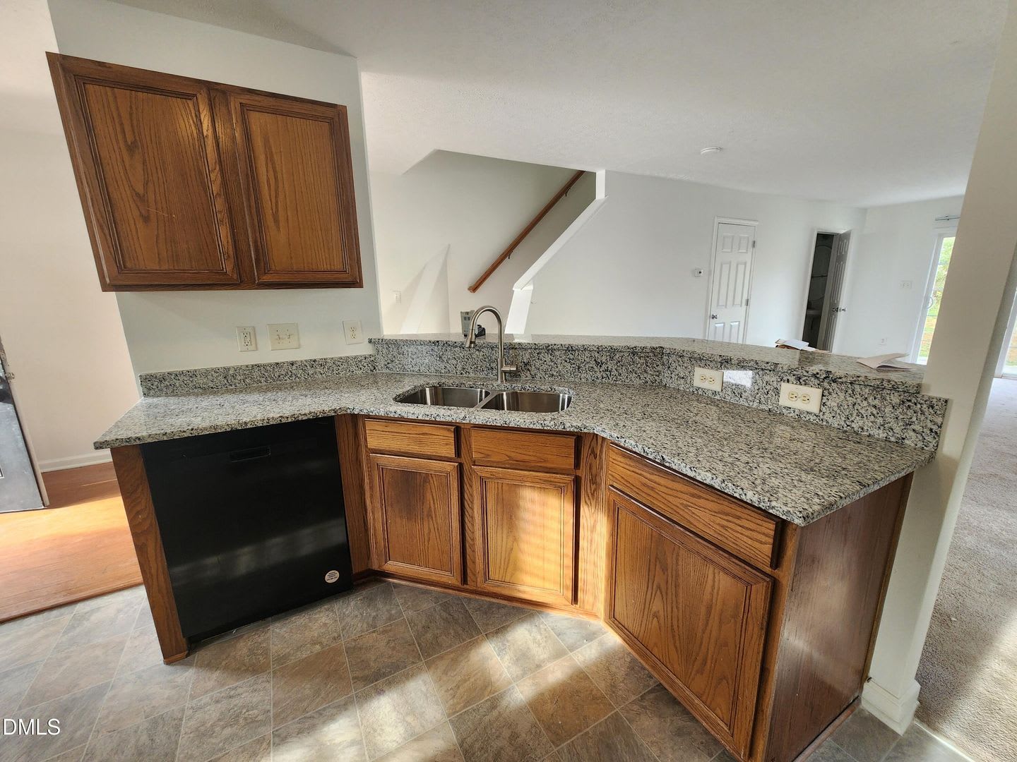 2010 Grassy Banks Drive – photo 2