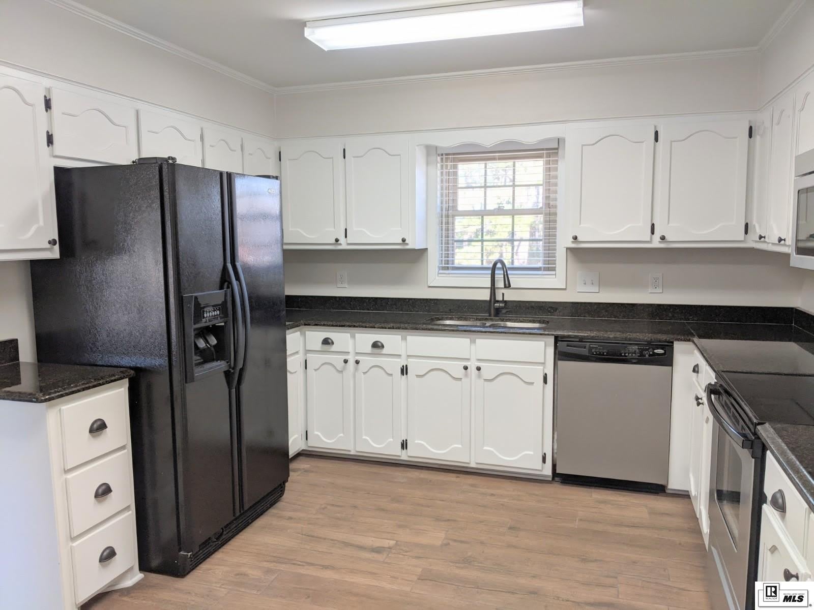 516 PINE HILLS DRIVE – photo 4