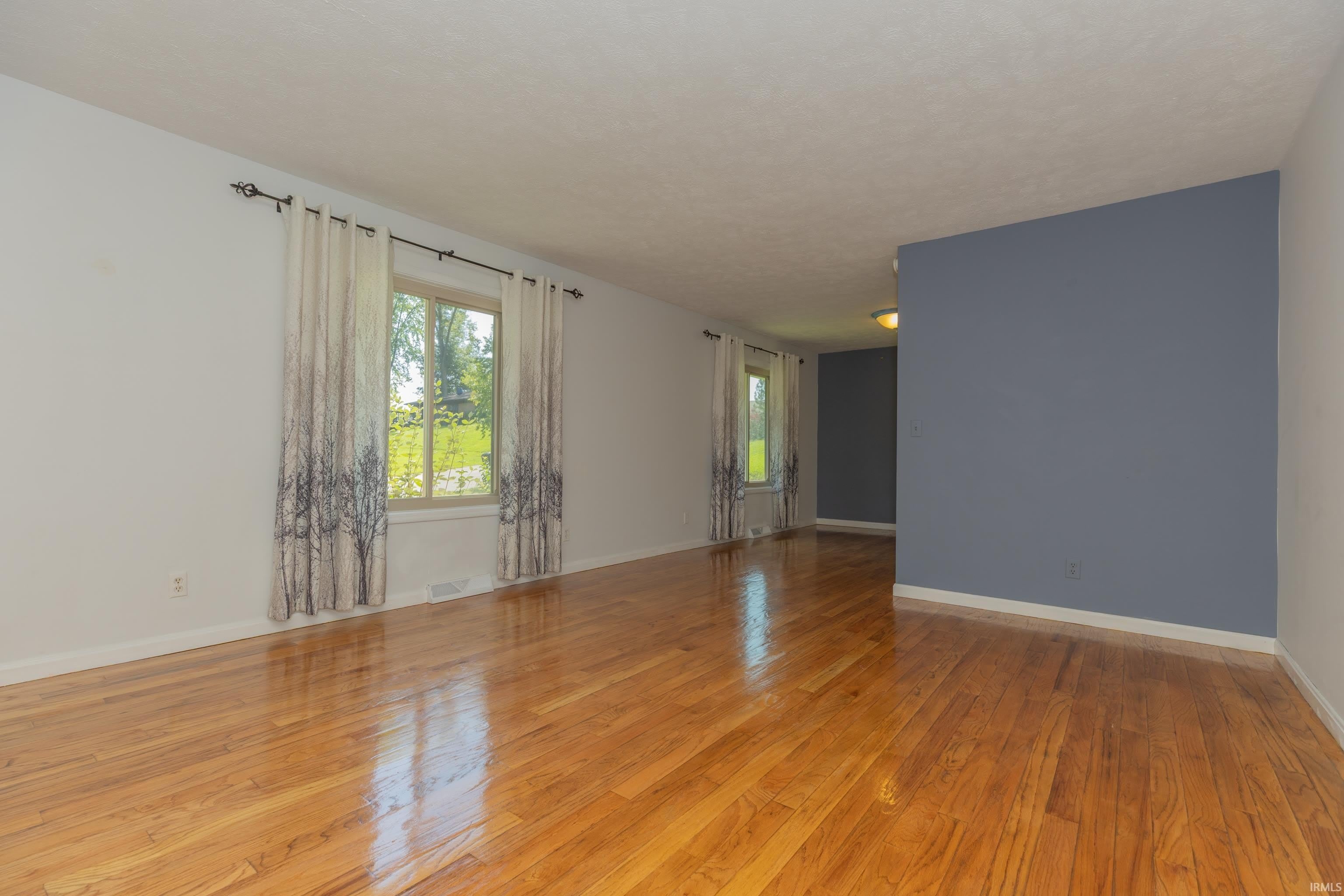 5122 Woodridge Drive – photo 2