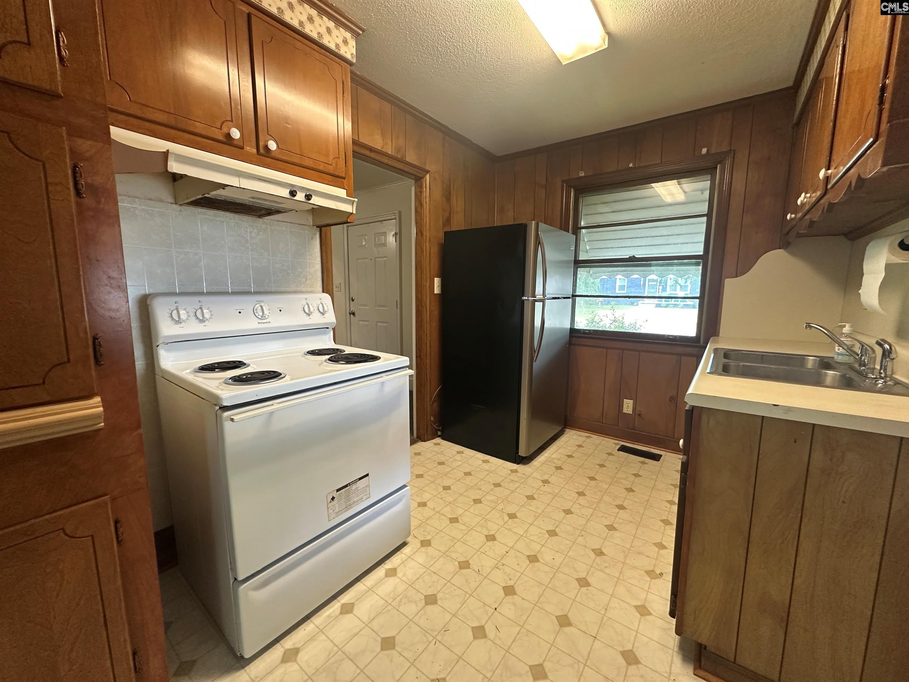 1213 Summerland Drive – photo 5