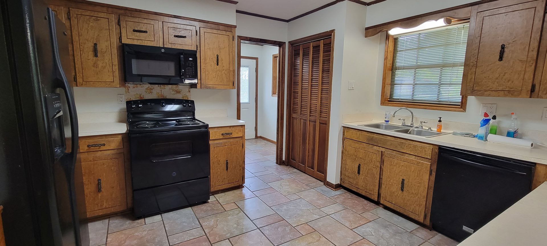 Home on 1 acre – photo 3