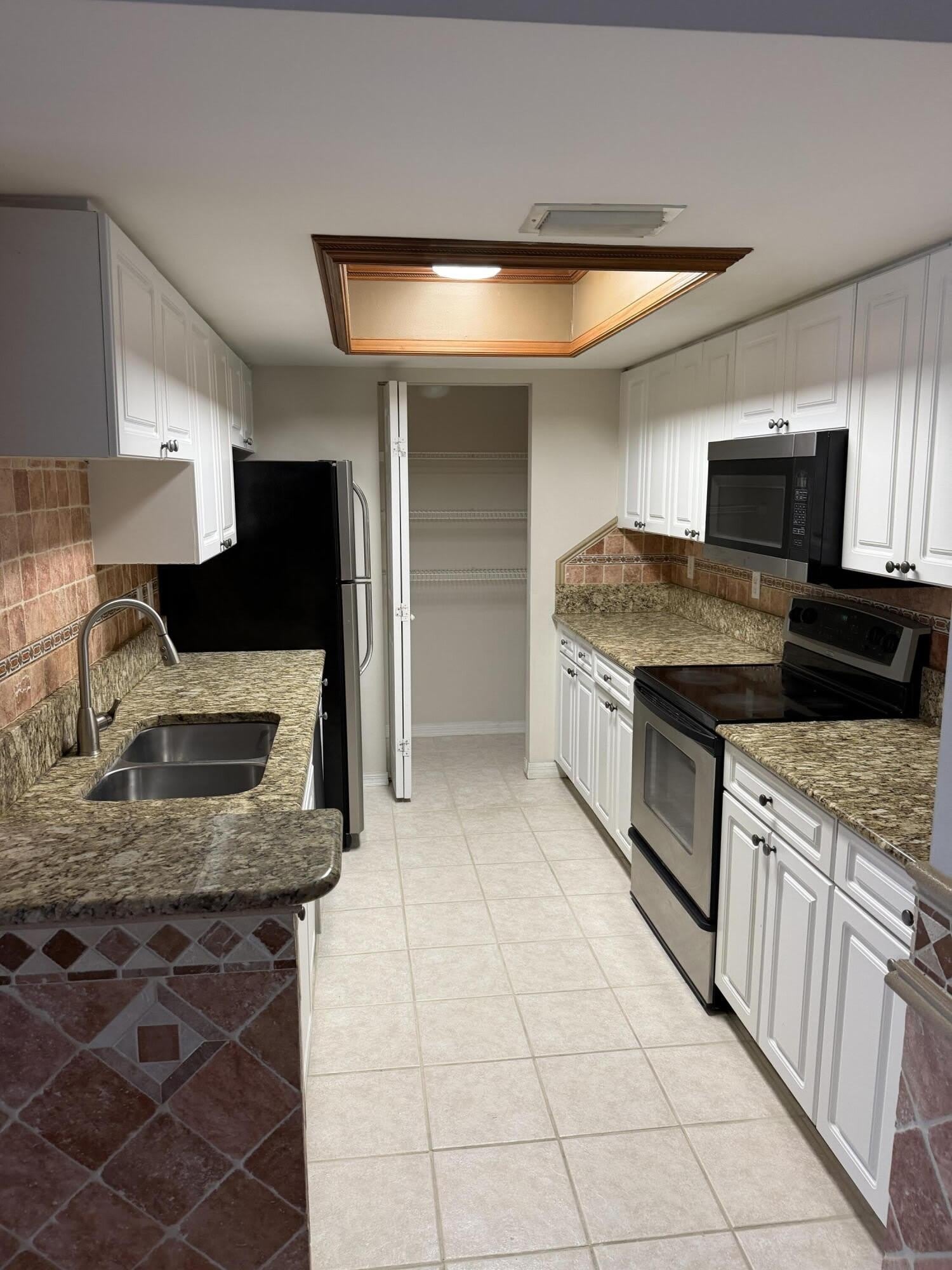 1500 S Crestwood Court S – photo 4
