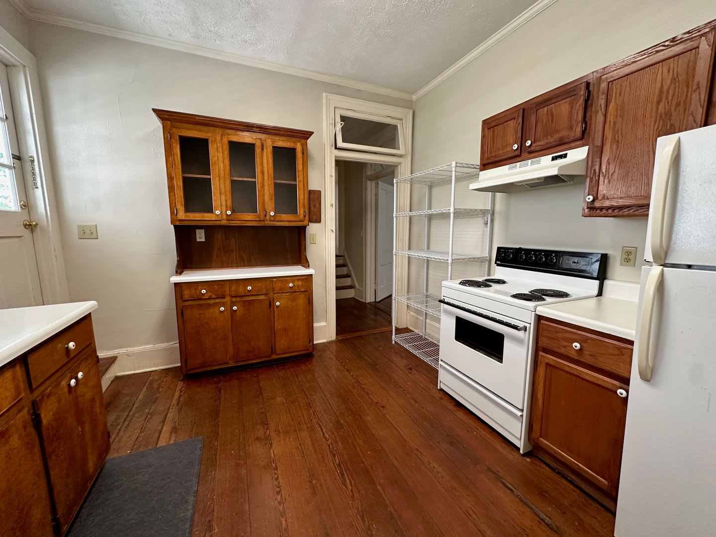 Available September 1st! Charming 2-Bedroom Apartment in Historic Augusta – Great Location – photo 5