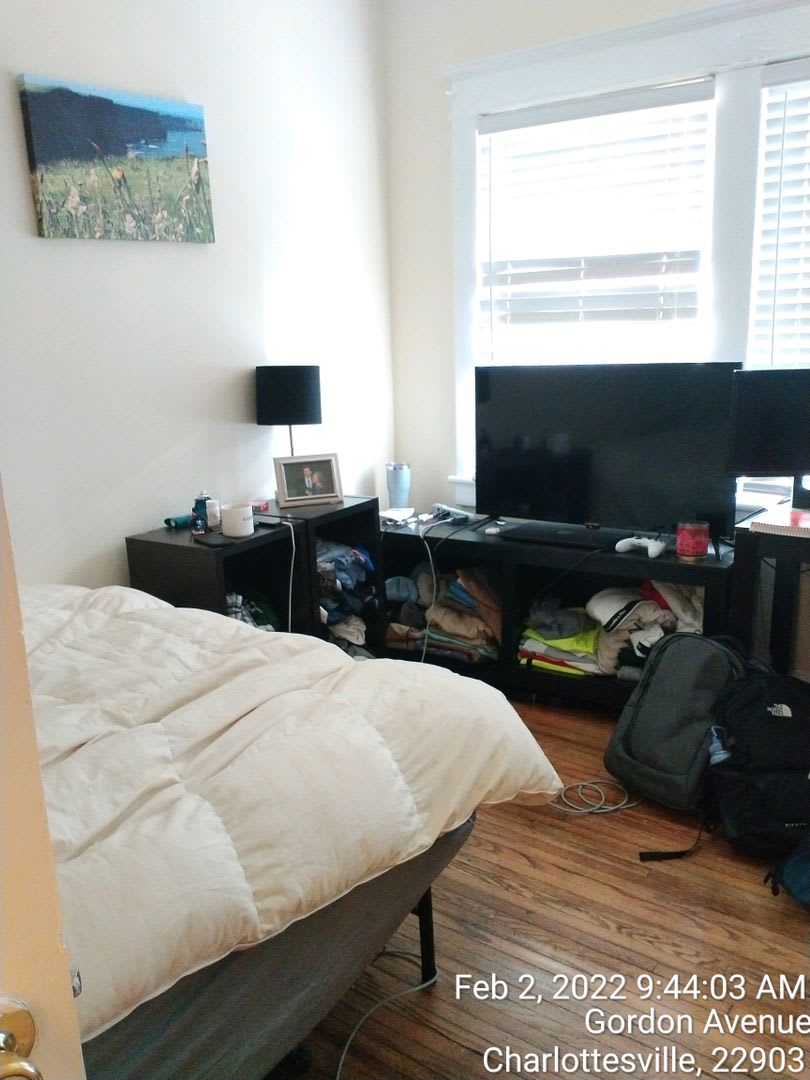 GORDON AVE HEART OF UVA 6 BR, 2 Bath Leasing Year 2027-2028 – photo 3
