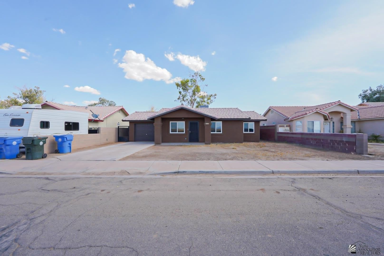 587 E JEFFERSON ST – photo 2