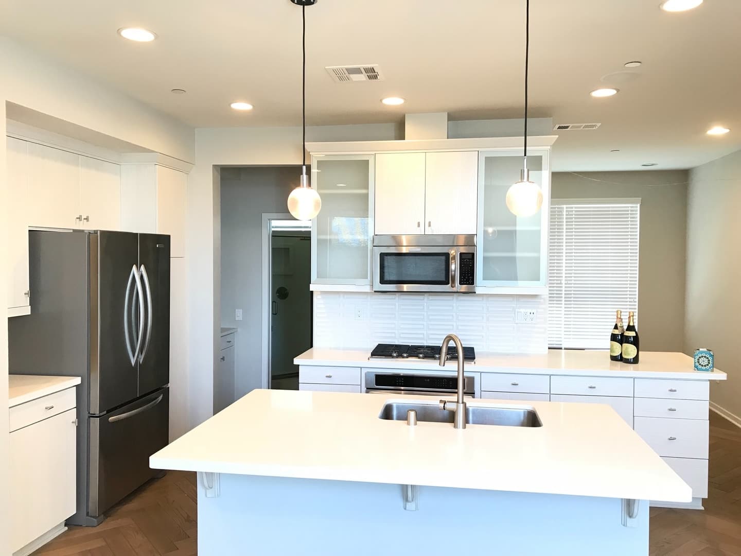 Spacious Hollywood Townhome with 2 Master Suites & Direct-Access Garage & Private Rooftop Deck – photo 2