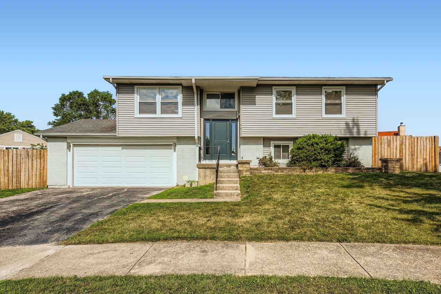 5611 Allemong Drive – photo 2