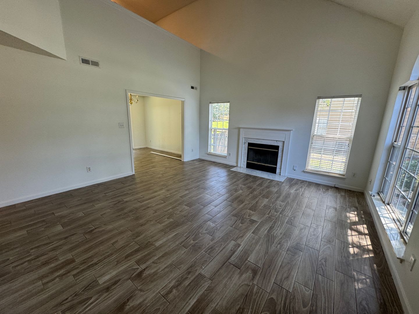 MOVE-IN READY! – photo 2
