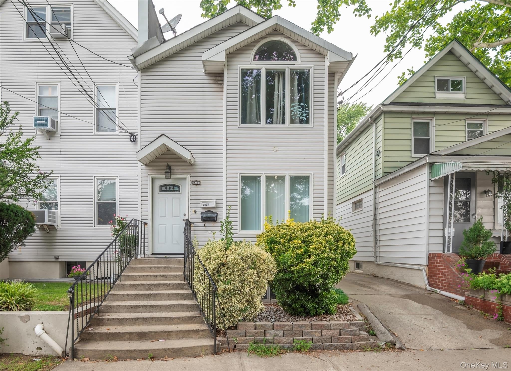 68-07 50th Avenue – photo 1