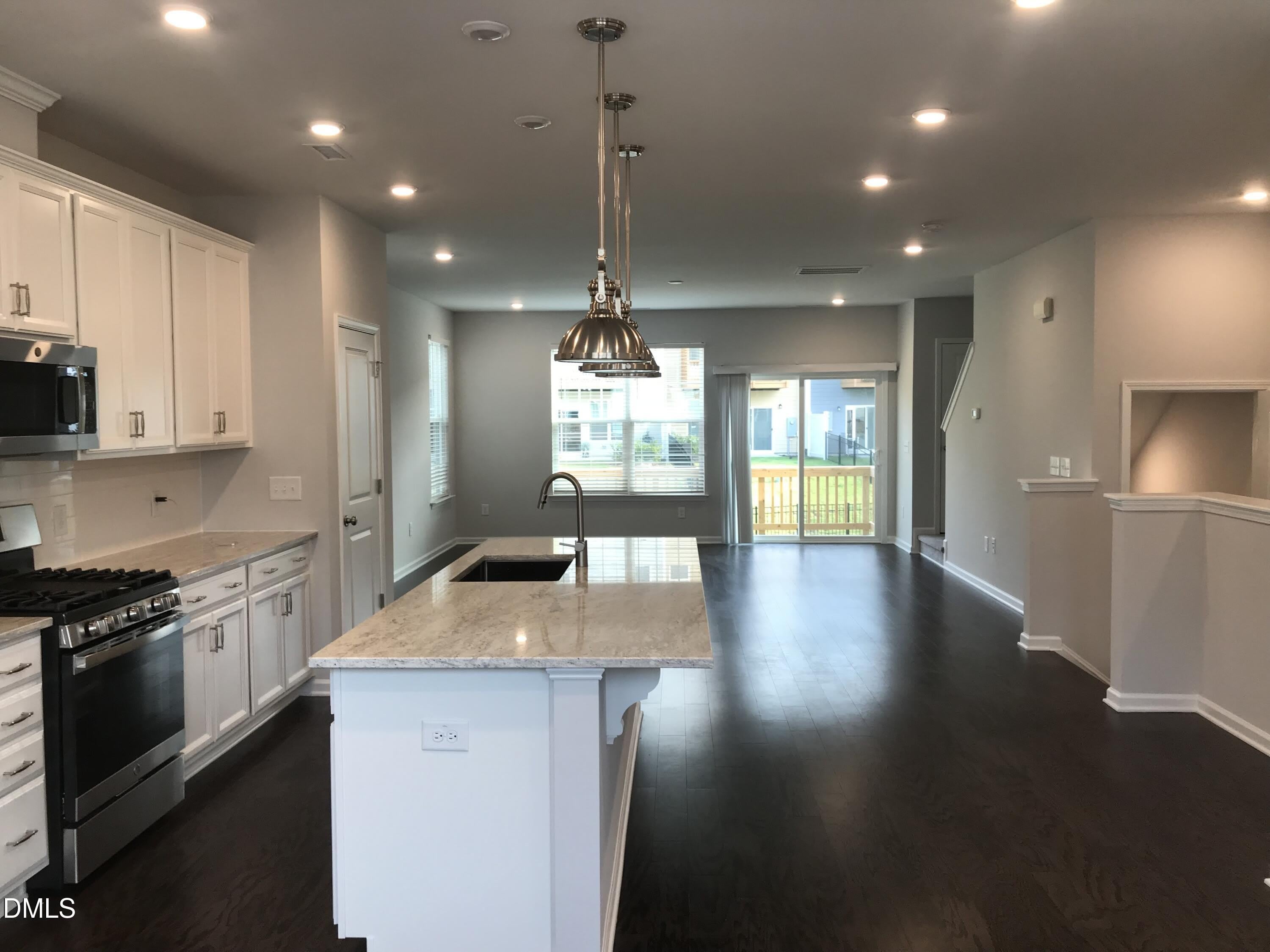 1042 Commack Drive – photo 4