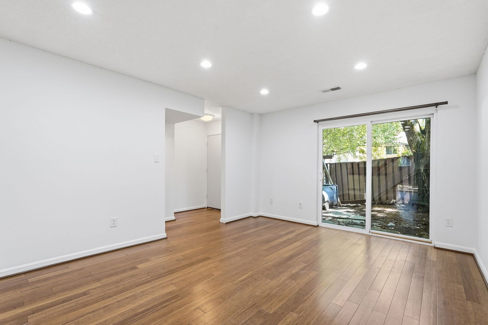 Welcome to Your New Home at 2366 Southgate Square! – photo 5
