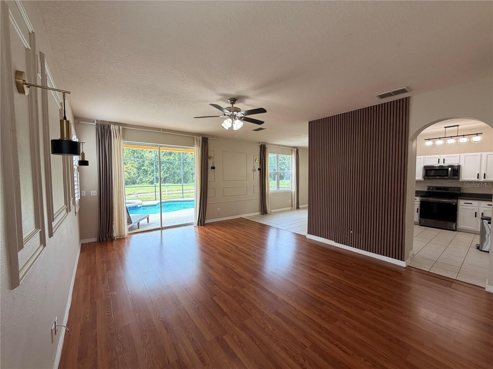 260 BLUE JAY Way – photo 2