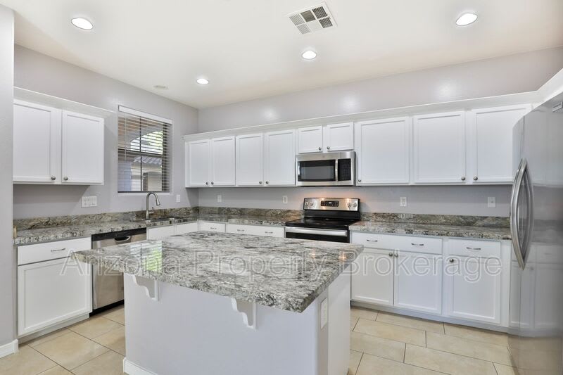 3879 E. Santa Fe Ln. – photo 2