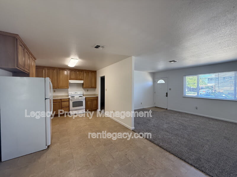 6635 Chandler Dr – photo 3